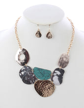 Load image into Gallery viewer, Hammered Necklace and Earring Set
