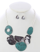 Load image into Gallery viewer, Hammered Necklace and Earring Set
