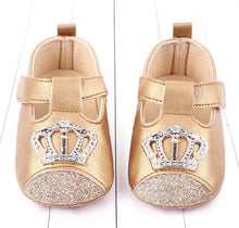 Load image into Gallery viewer, Infant Crown Shoes
