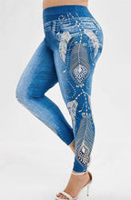 Load image into Gallery viewer, Junior Size Feather Designed Leggings
